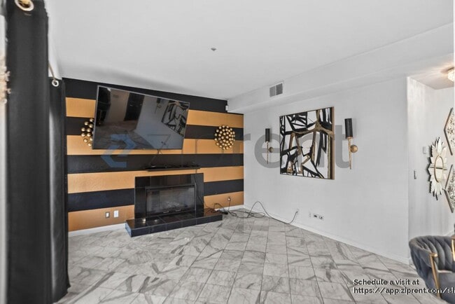 Building Photo - 2927 Sorrento Way