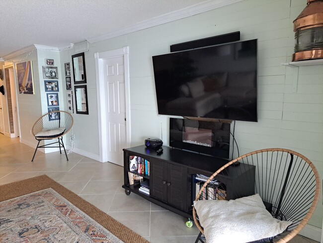 Large Screen TV - 1868 SW Palm City Rd