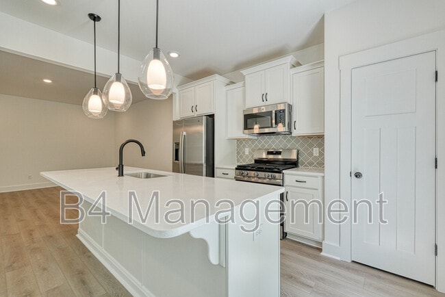 Building Photo - 416 W Parima Ct