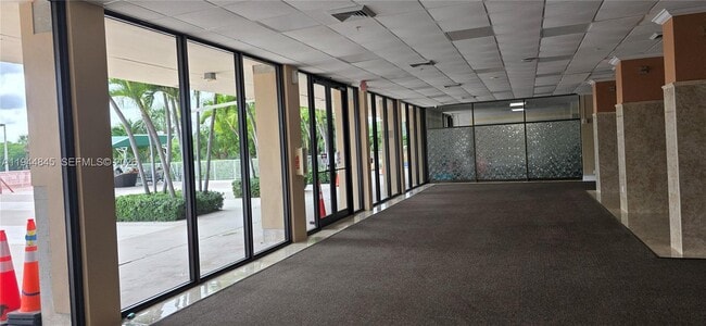 Building Photo - 400 Kings Point Dr