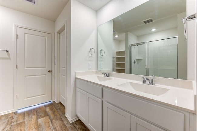 Building Photo - 30507 Carter Cv