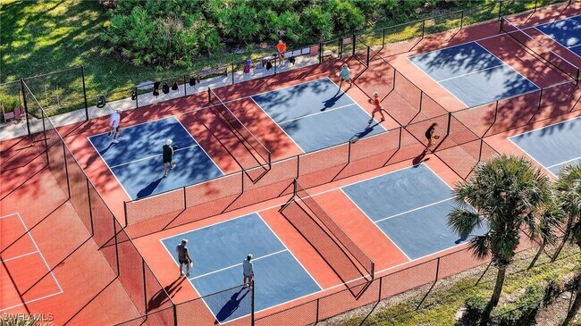 Building Photo - 209 Robin Hood Cir