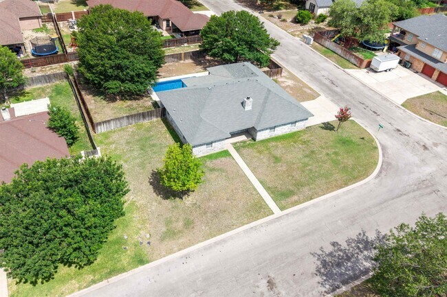 Building Photo - 113 White Feather Trail