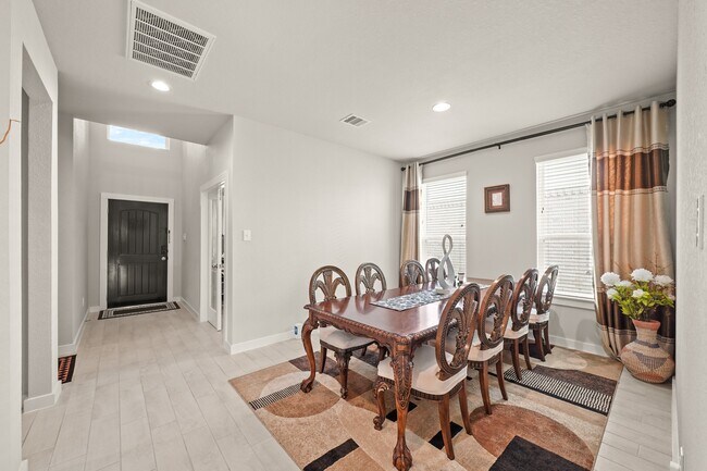 Building Photo - 18419 Windy Knl Wy