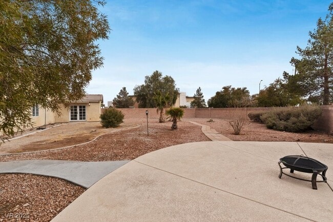 Building Photo - 5339 Estornino Ave