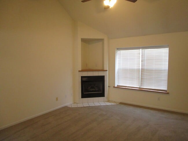 Building Photo - 5013-5015 Betty Jean Way