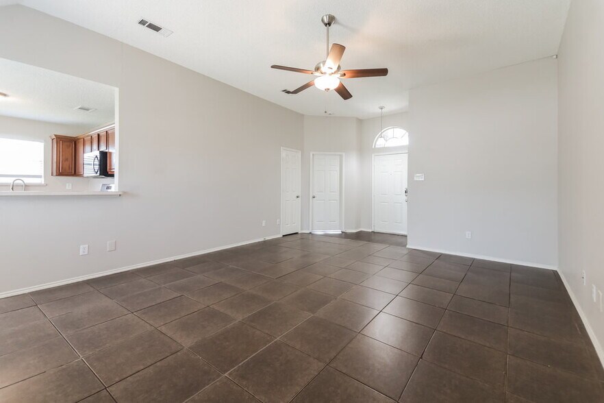 Building Photo - 706 Valleycreek Rd