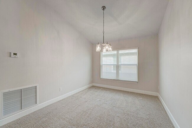 Building Photo - 5327 Vespera St