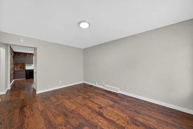 Building Photo - 5638 Helen Ave