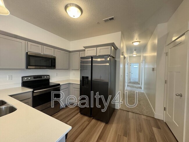 Building Photo - 511 N 310 W