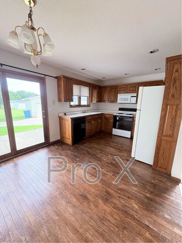 Building Photo - 124 W Briarbrook Ln
