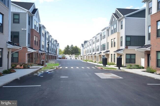 Building Photo - 1305 Parker Blvd