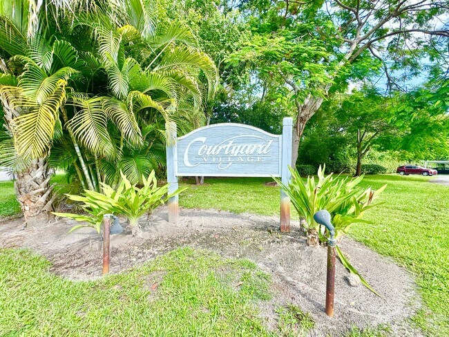 Building Photo - ** KINGS LAKE ** 2 BED / 2 BATH - CONDO - ...