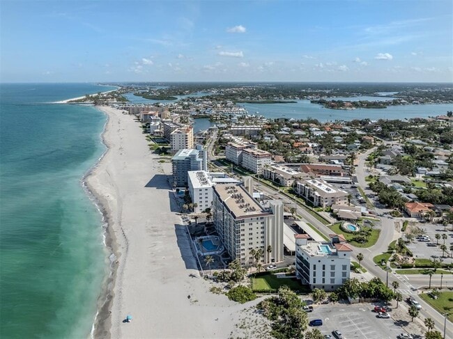 Building Photo - 200 The Esplanade N