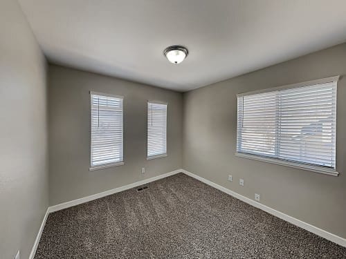 Building Photo - 6143 Oakwood Blvd