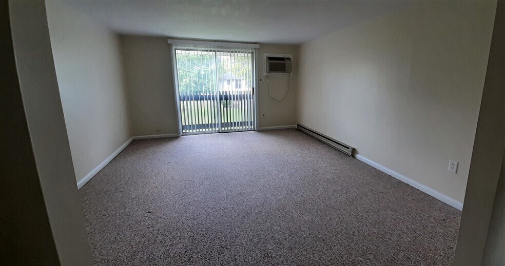 Building Photo - 488 Cedarcrest Dr