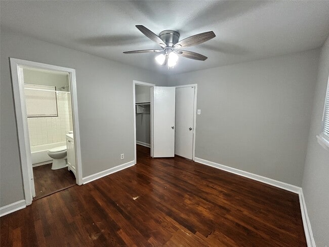 Building Photo - 4207 Mt Vernon St