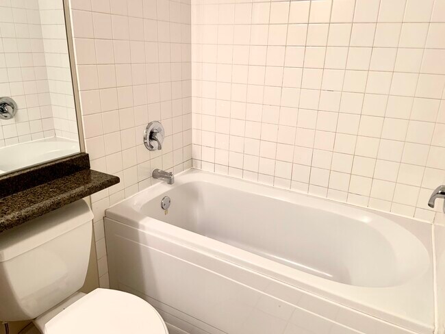 Building Photo - 500 S Clinton St