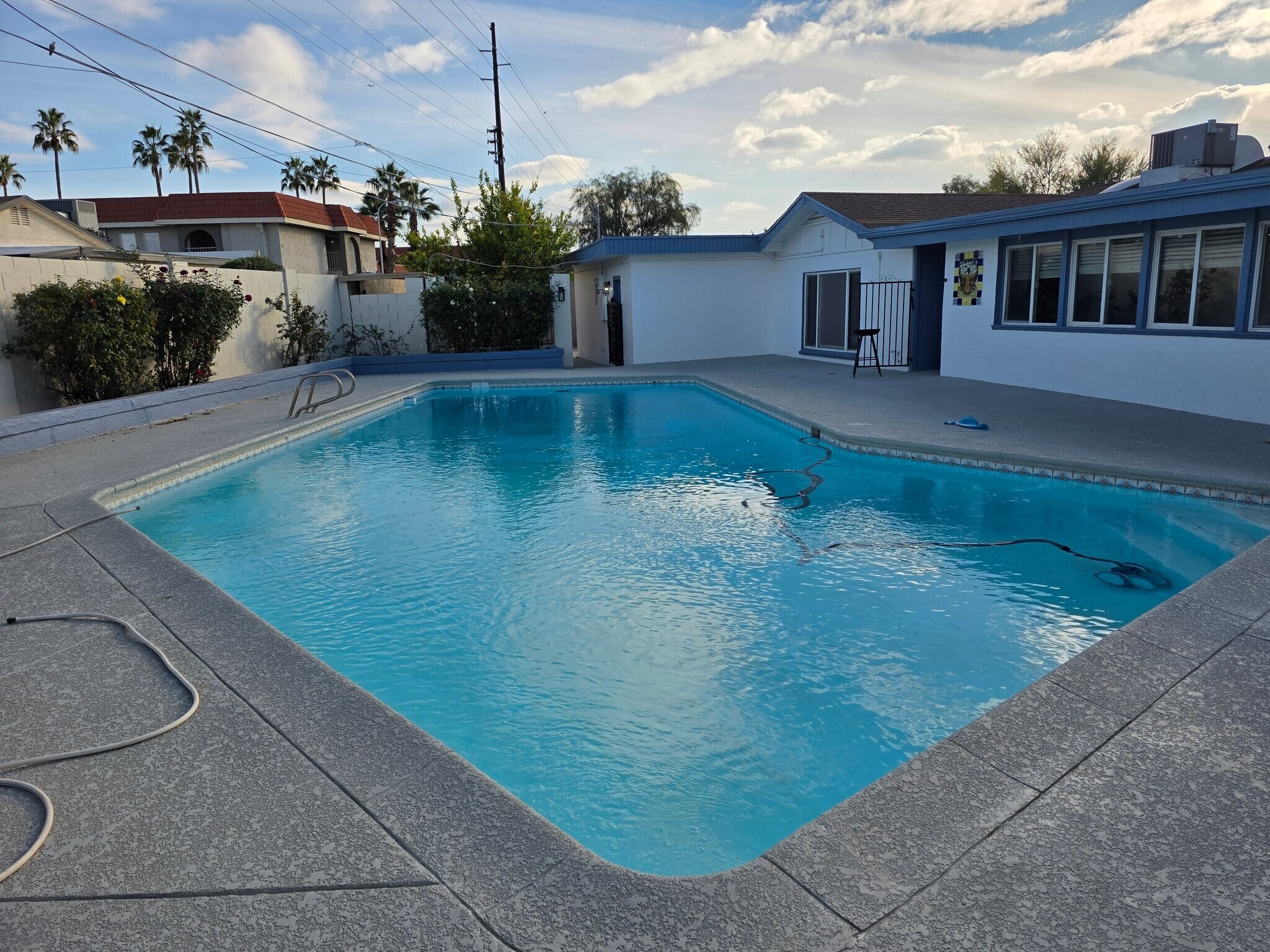 Building Photo - 1819 N 87th Pl