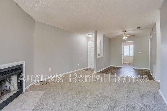 Building Photo - 2812C Thomas Lane