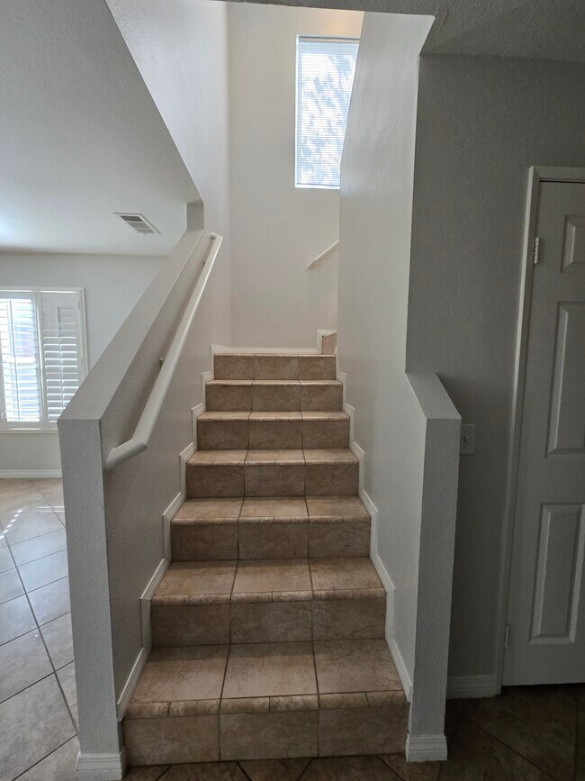 Building Photo - 40429 Maravilla Dr