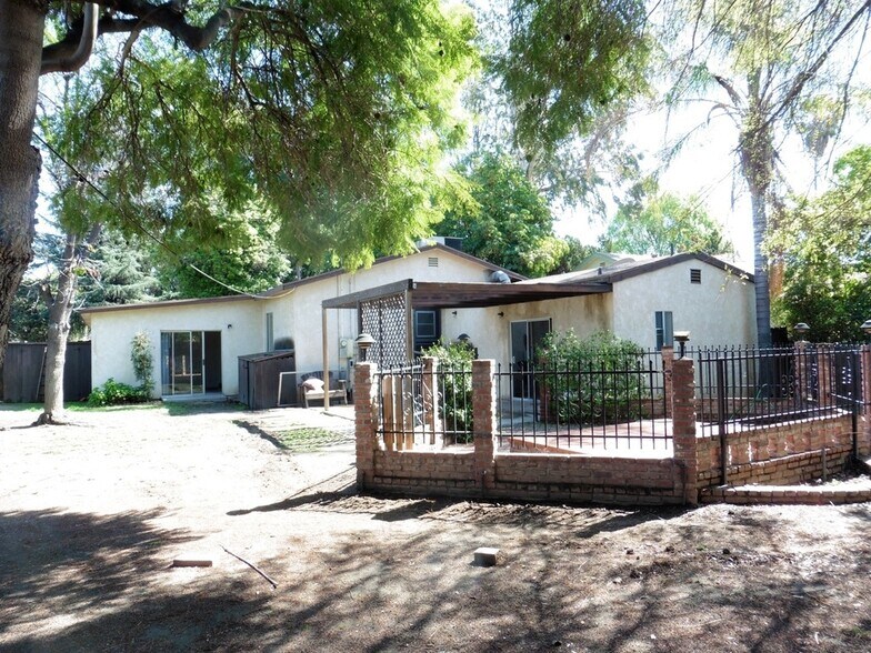 Back Yard - 5723 Stansbury Ave