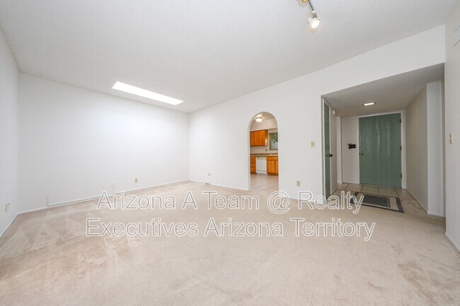 Building Photo - 8178 E Rivenoak Cir