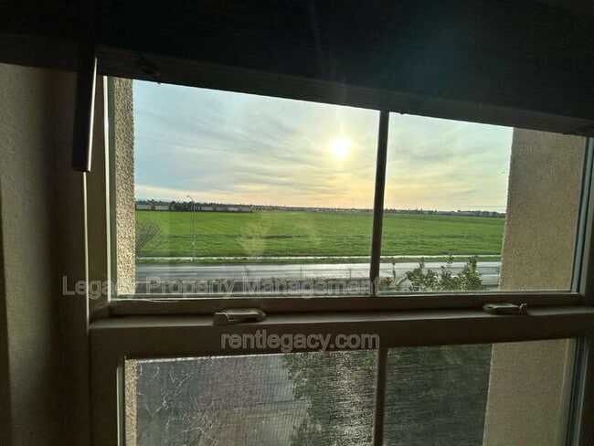 Building Photo - 5301 E Commerce Way