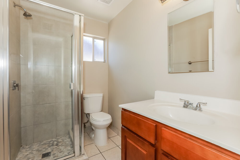 Building Photo - 1544 E Clover