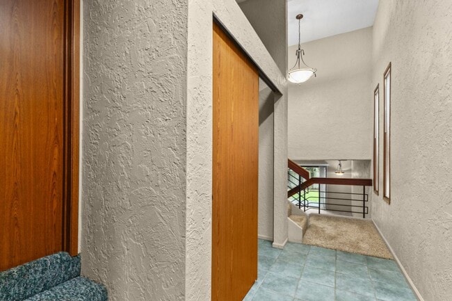 Building Photo - 3Bd/2Ba Seattle House