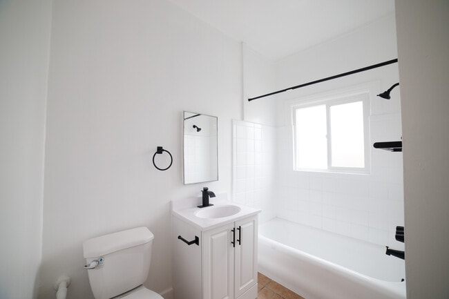 Building Photo - 211 N Berendo St