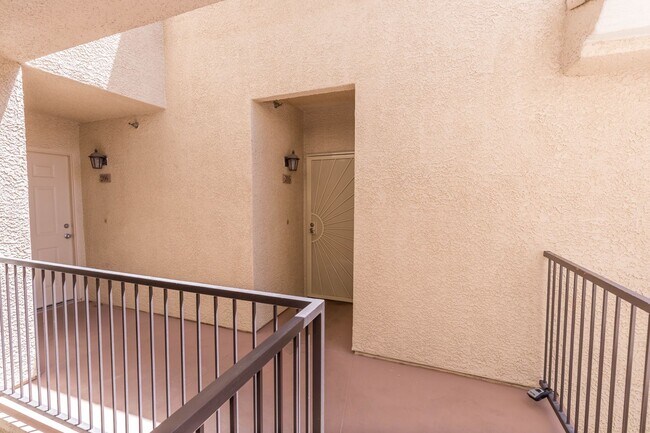 Building Photo - Beautiful 2-Bedroom, 2-Bath Condo in Gated...
