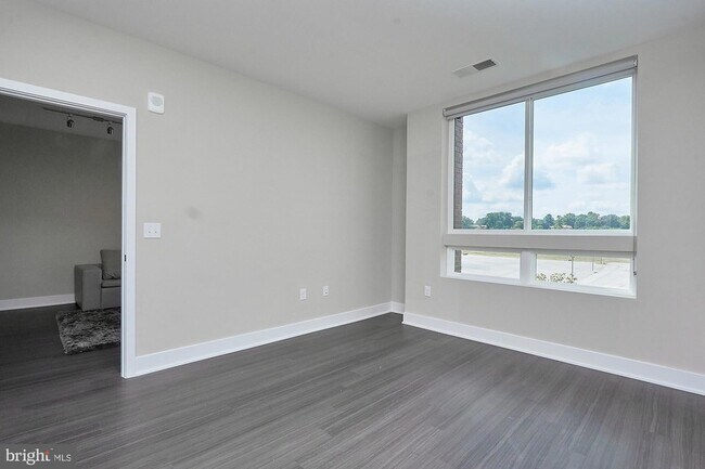 Building Photo - 145 Riverhaven Dr