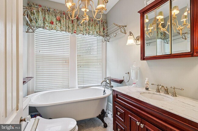 Building Photo - 1420 Pennsylvania Ave