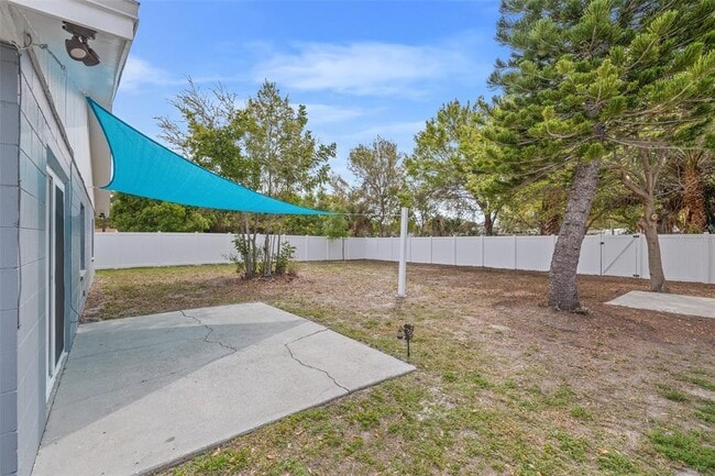 Building Photo - 2832 47th Ave S