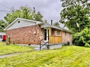 Building Photo - 3 Bedroom Ranch for Rent!