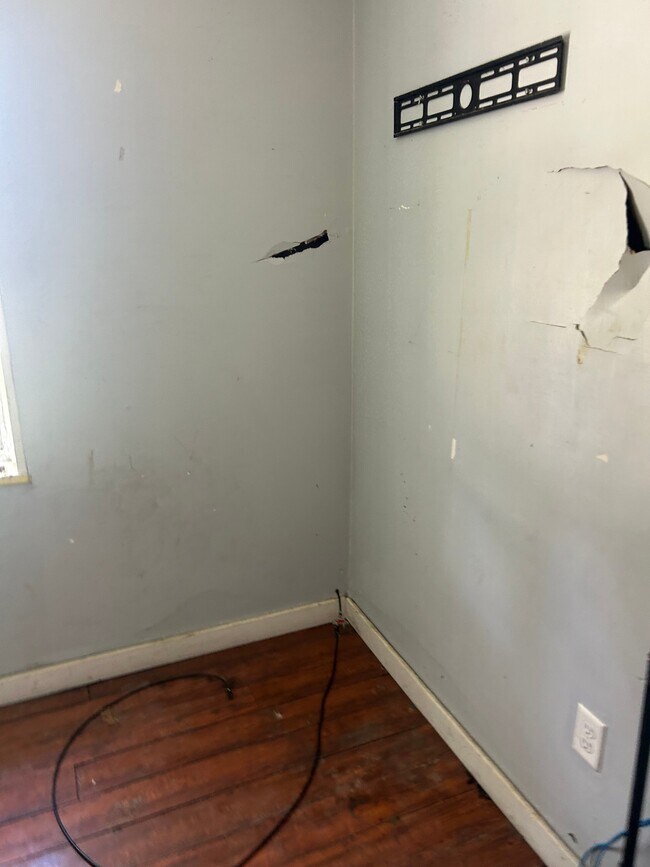 Building Photo - 1753 McGee St