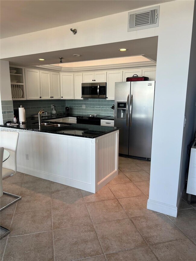 Building Photo - 3100 N Hwy A1A