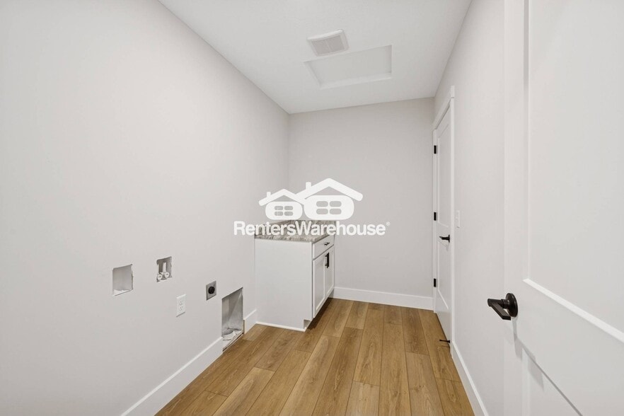 Building Photo - 3413 Douglas Dr N