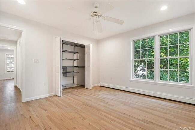 Building Photo - 131 Maple Ave