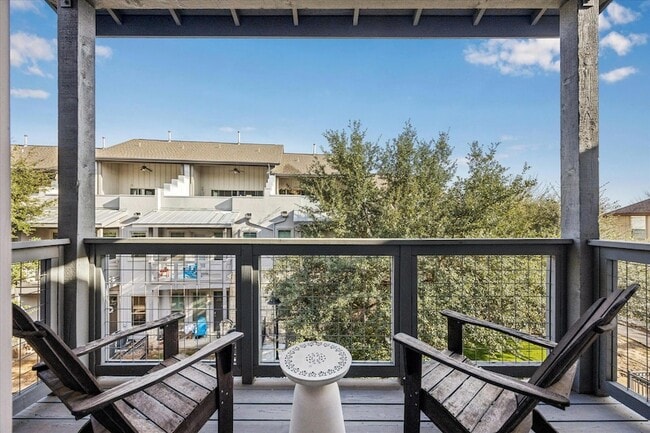 Building Photo - 2520 Bluebonnet Ln