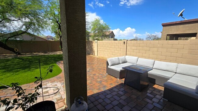 Building Photo - 4523 W Rolling Rock Dr