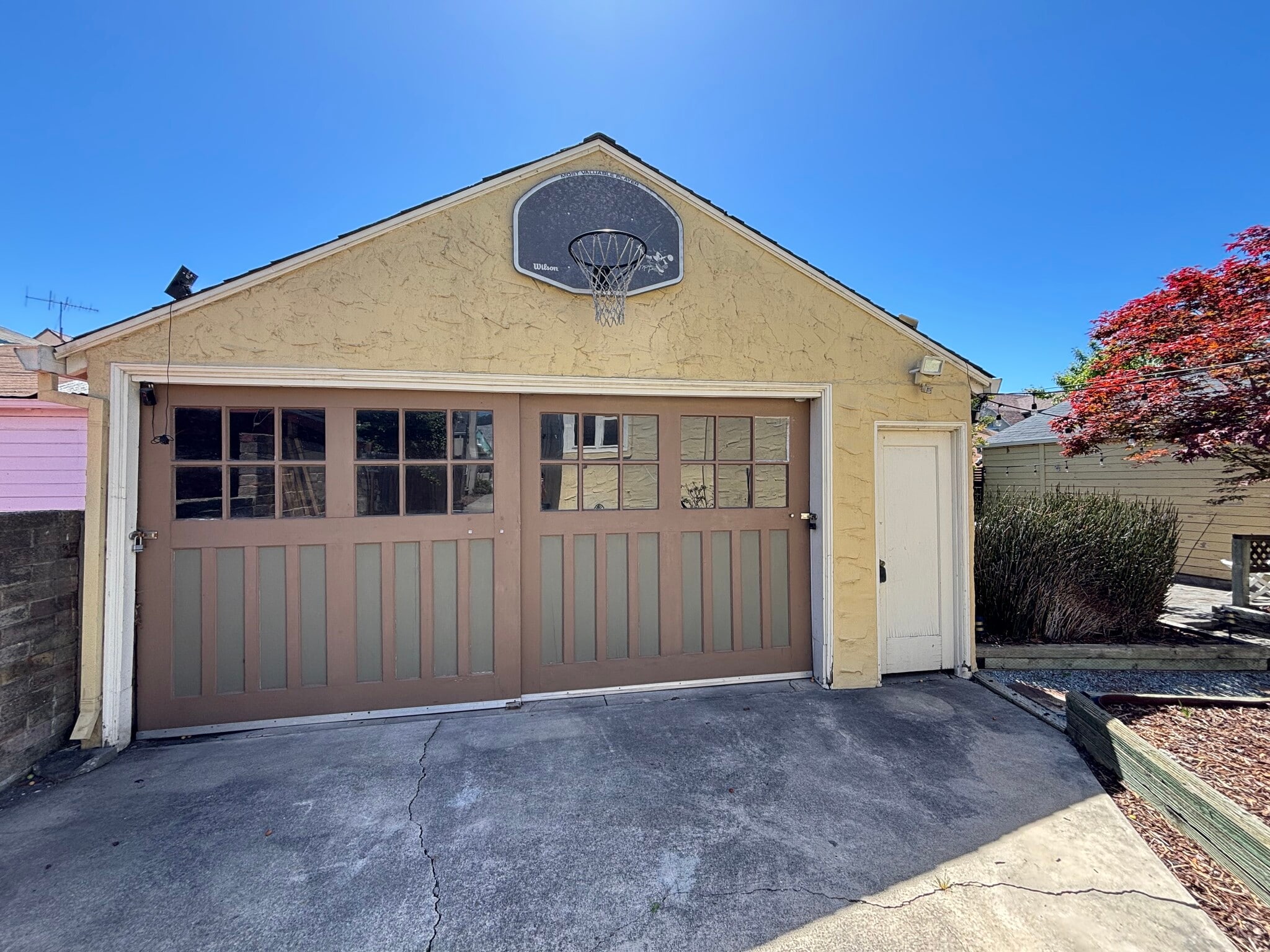 Building Photo - 5875 Picardy Dr