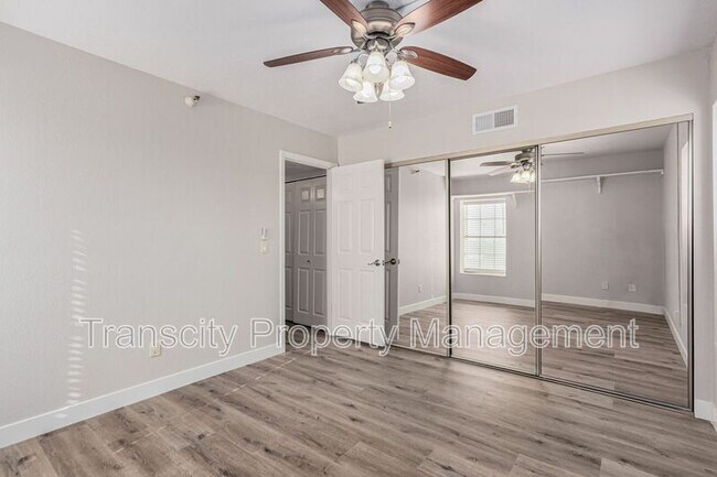 Building Photo - 8020 E Thomas Rd