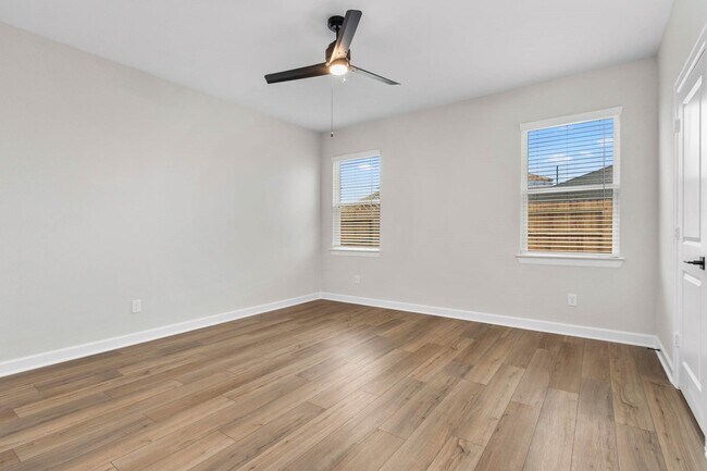 Building Photo - 1111 Whispering Winds Dr