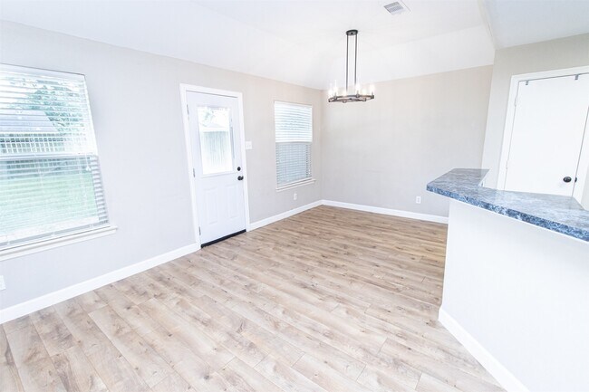 Building Photo - 24219 Wild Horses Ln