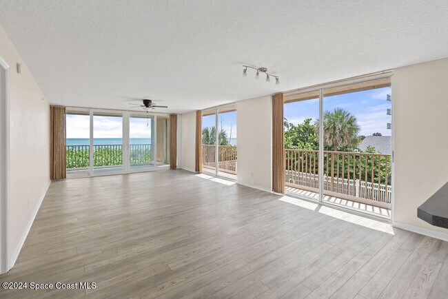 Building Photo - 1755 N Hwy A1A