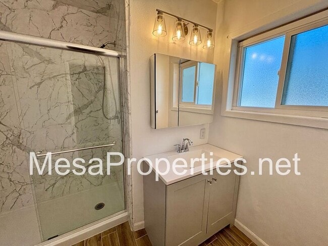 Building Photo - 1481 N Grove Ave