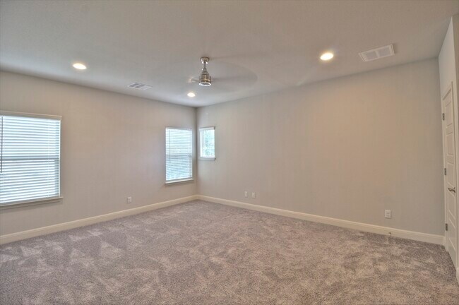 Building Photo - 3723 Las Casitas