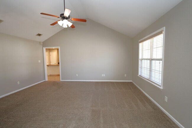 Building Photo - 1823 Hazel Dr